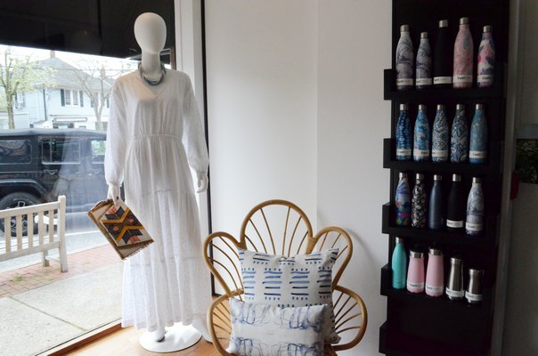 Palmer & Purchase will sell handbags, jewelry, dresses, hand painted gifts, reusable water bottles, beachwear and beach accessories along with their own cashmere line. ANISAH ABDULLAH