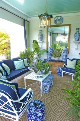The East Hampton Gardens outdoor patio.