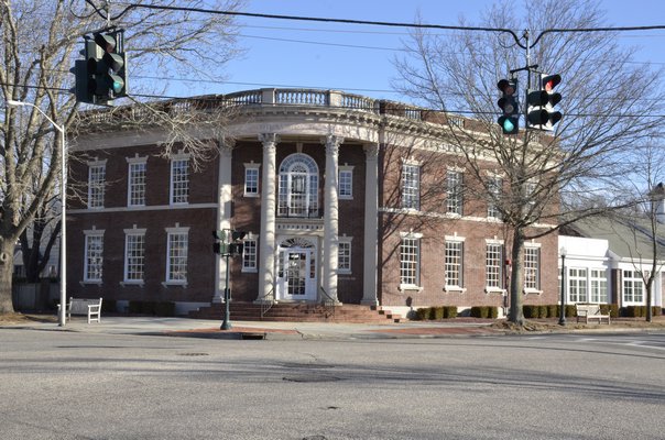 Pottery Barn Opts Out Of Lease In Southampton Village 27 East