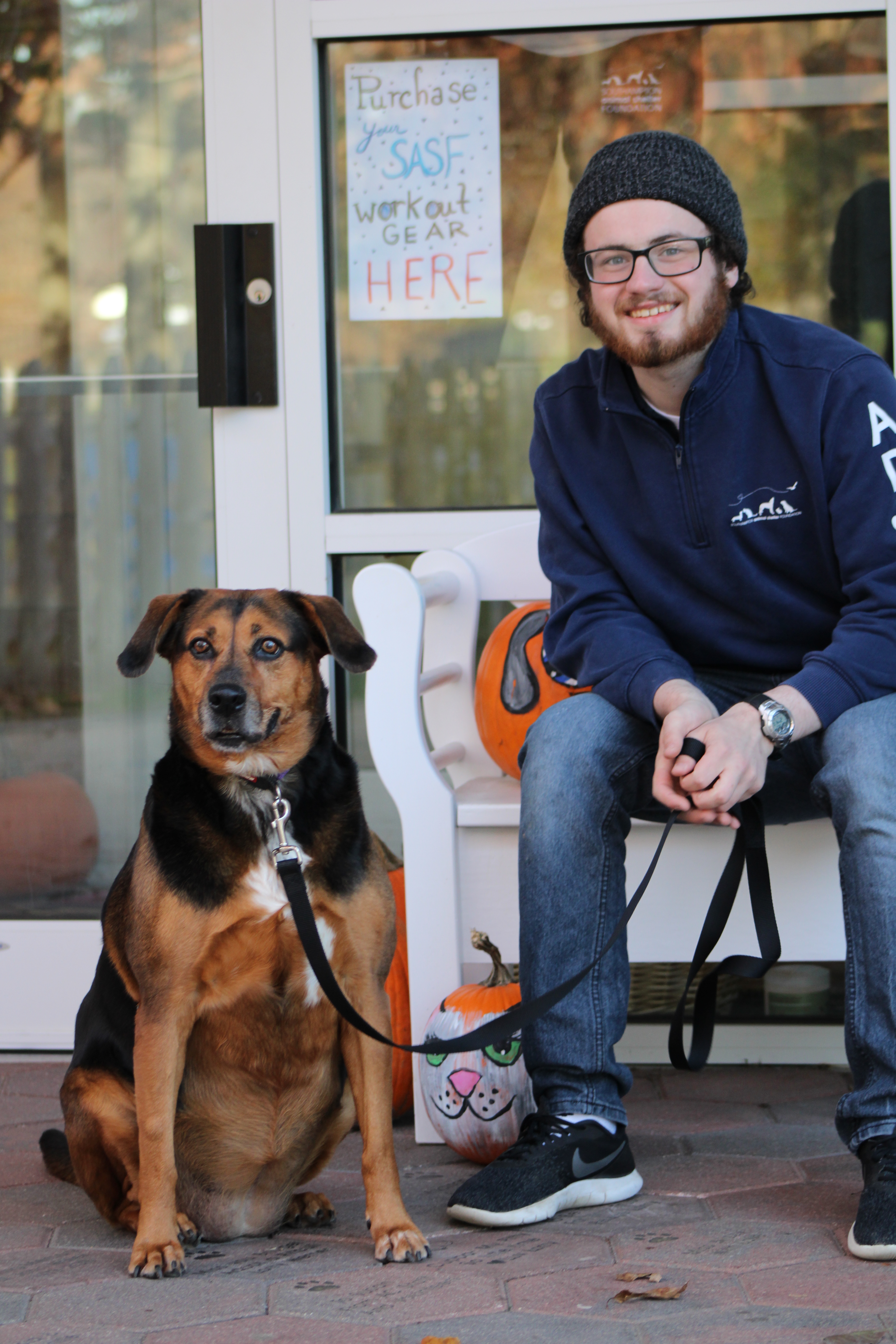 Southampton Animal Shelter Foundation Hosts Thanksgiving Pet Food Drive 