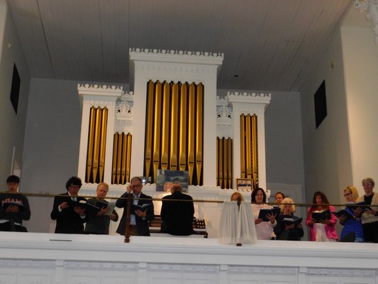 The organ at the Old Whaler's Church. ELIZABETH VESPE