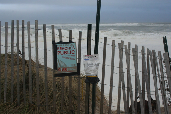 A new sign was erected at the entrance to Georgica Beach by members of a group for beach access rights. VIRGINIA GARRISON