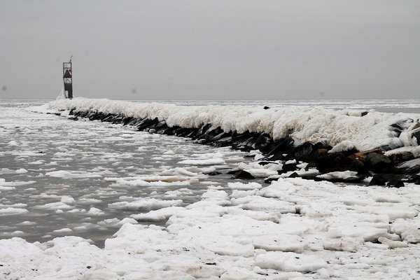 Single digit temperatures have put Montauk waters into a deep freeze. KYRIL BROMLEY
