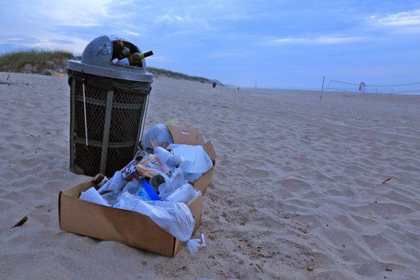 East Hampton Village To Try Removing Litter Bins From The Beach - 27 East