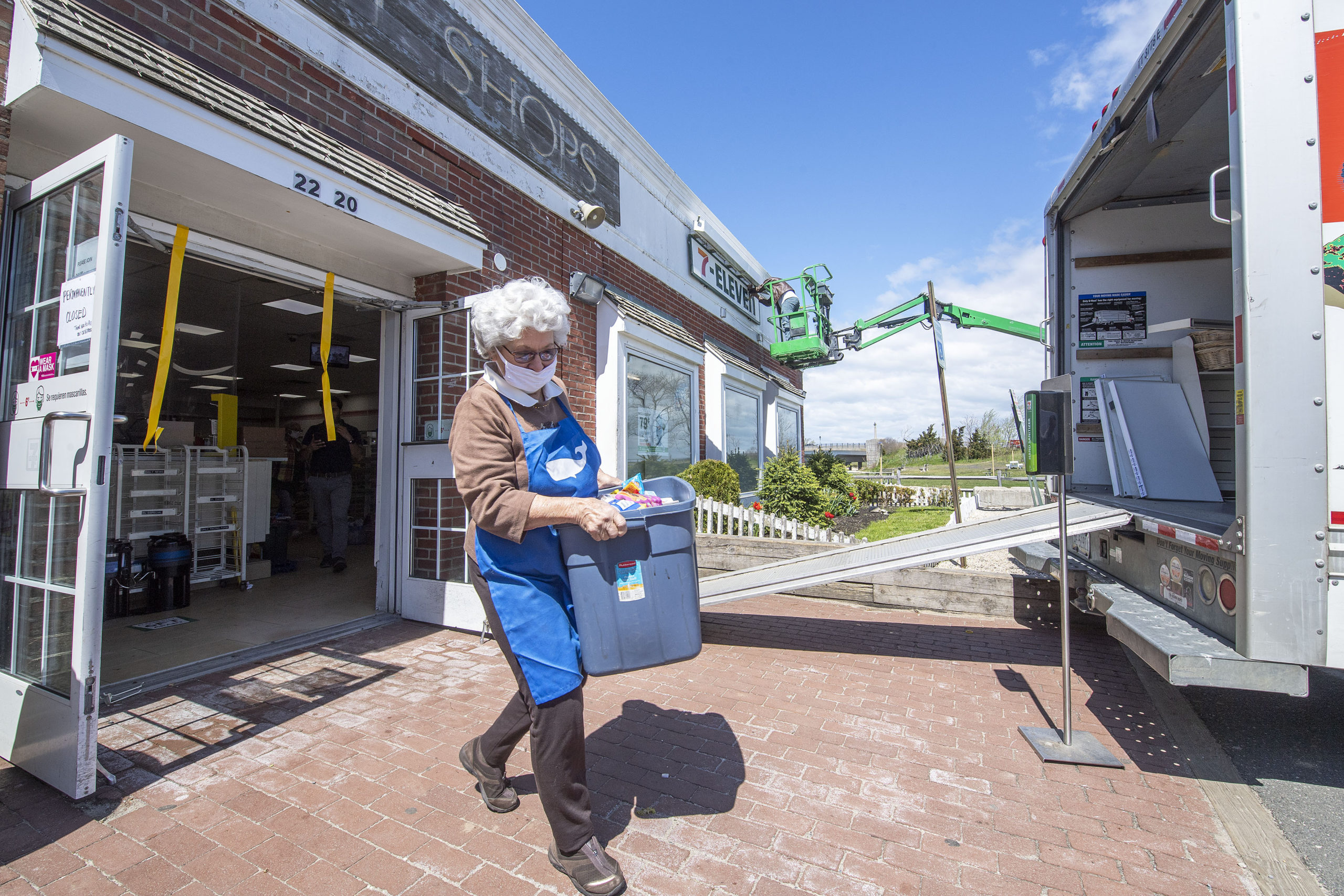 It's A Wrap Sag Harbor 7Eleven Closes 27 East