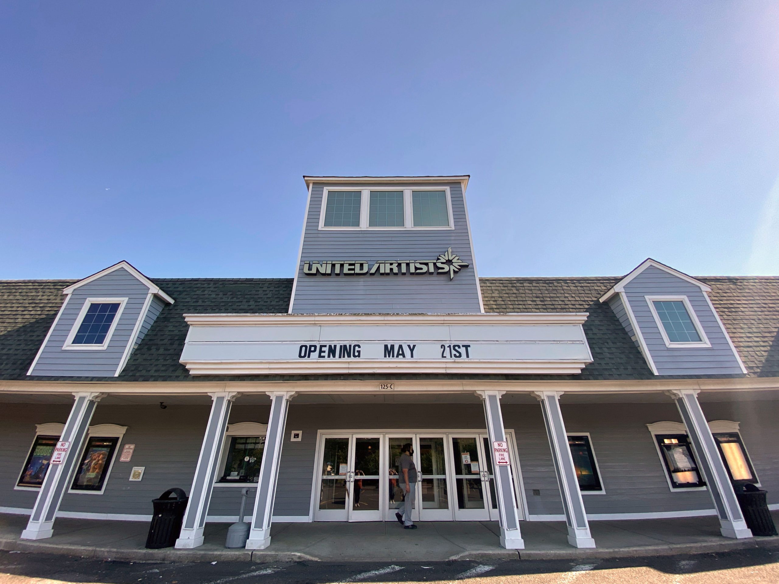 Hampton Bays Movie Theater To Reopen May 21 Southampton Still In Limbo - 27 East