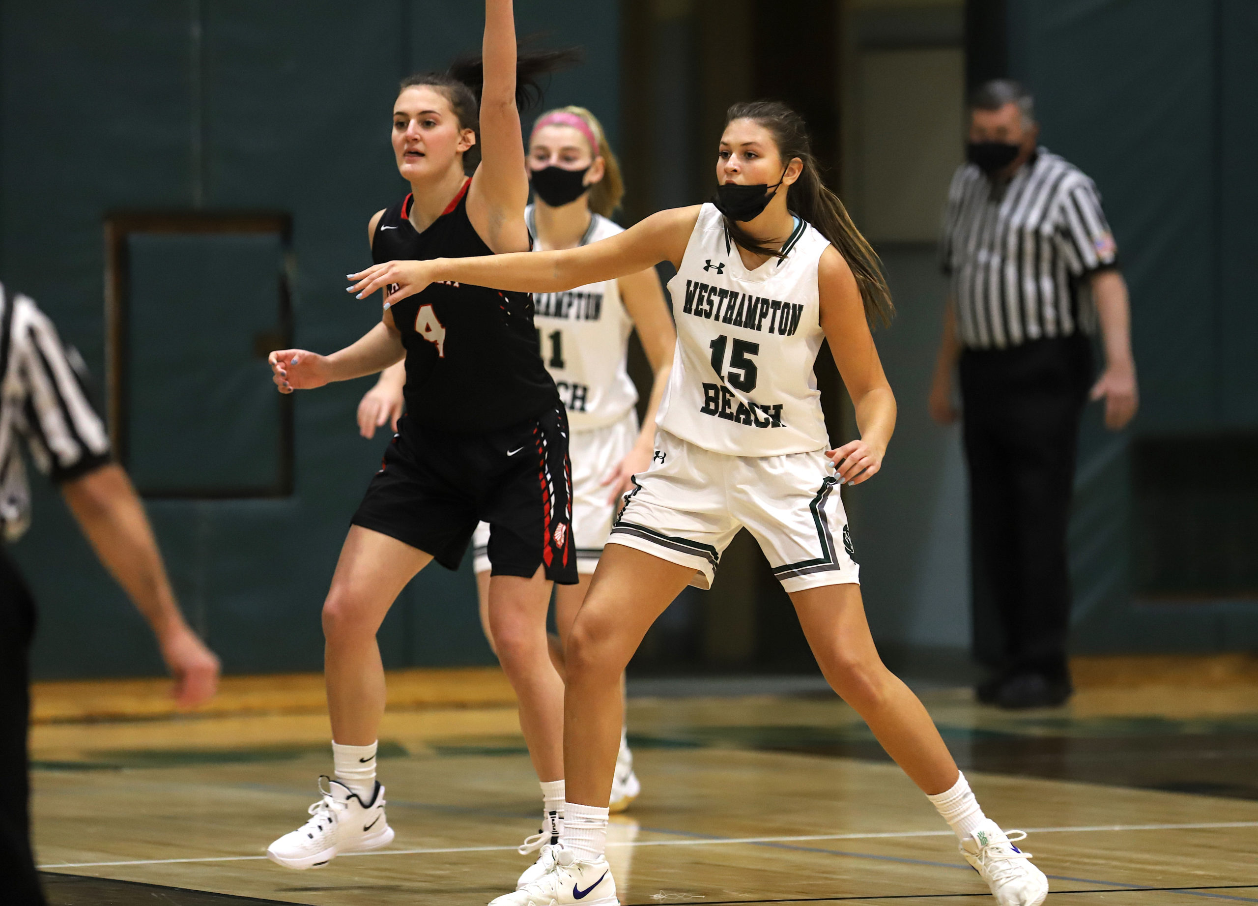 Westhampton Beach senior guard Olivia Rongo gets open for a pass in a game last season. CHRISTINE HEEREN