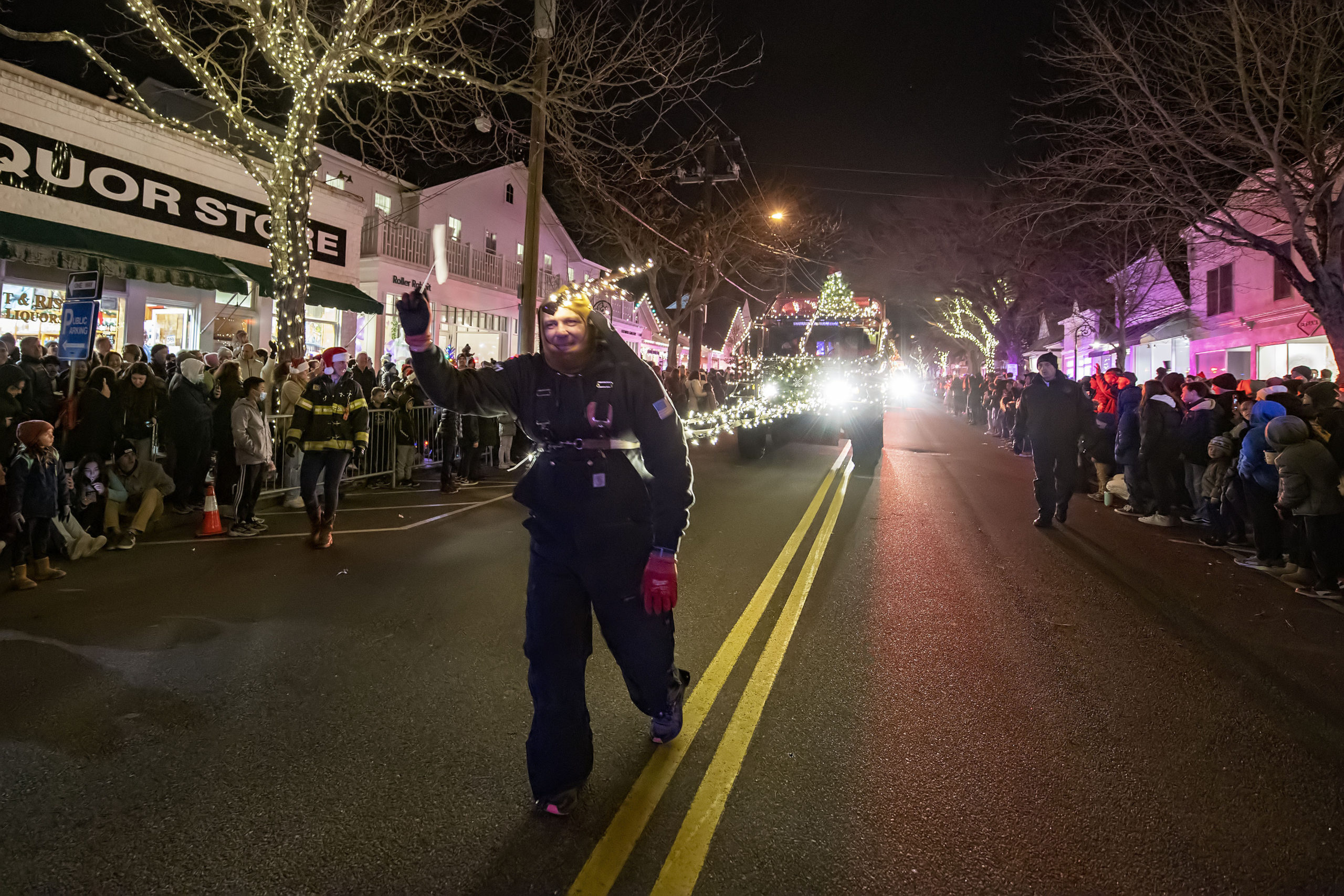 Southampton Village Hosts 2021 Parade Of Lights 27 East