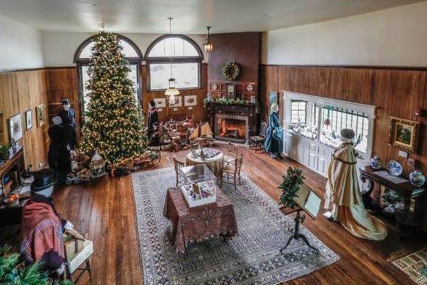 Thomas & Mary Nimmo Moran Studio decked out for the holidays.