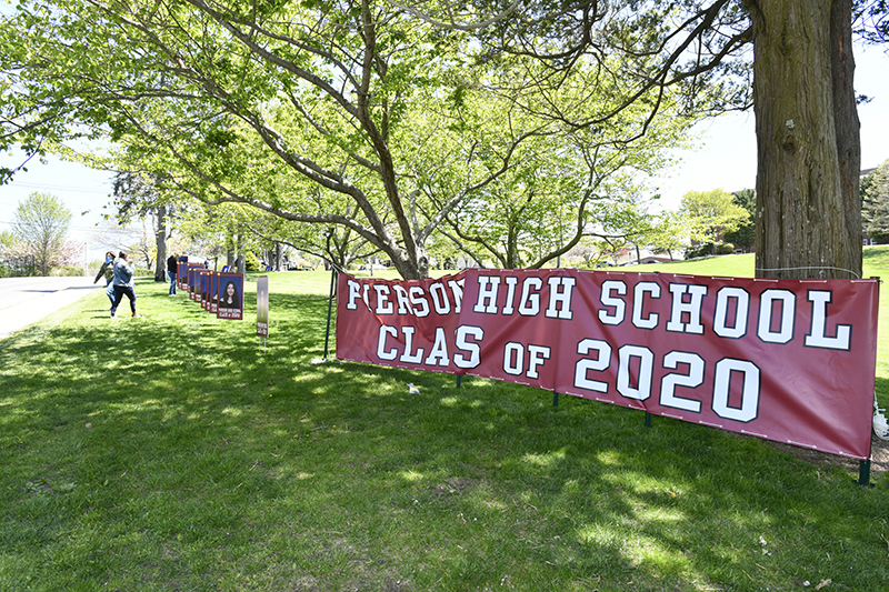 Sag Harbor Schools Weigh Graduation Options 27 East