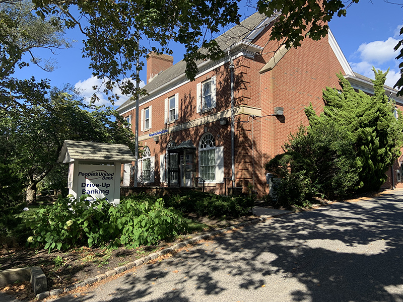 Sag Harbor Real Estate Shuffle Continues As Bank Building Sold 27 East