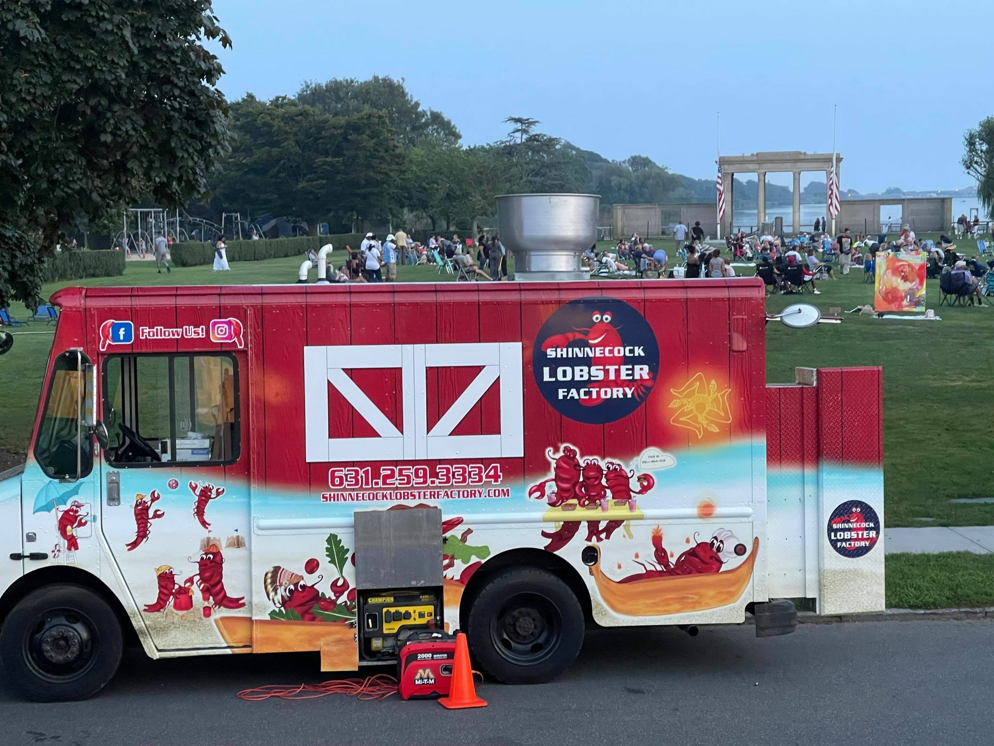 The Shinnecock Lobster Factory makes a splash this summer with its Lobster Roll Food Truck. COURTESY THE SHINNECOCK LOBSTER FACTORY