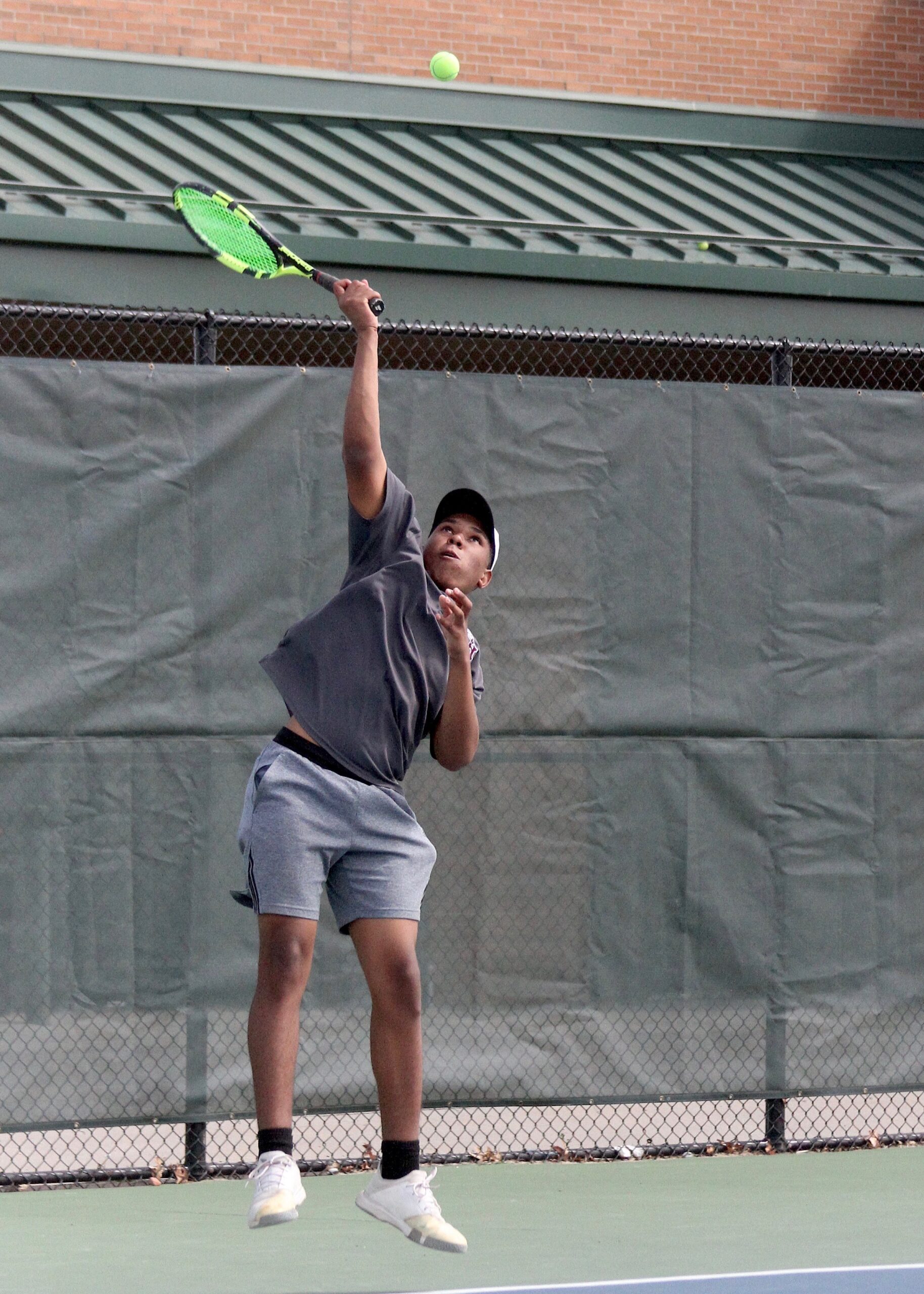 East Hampton sophomore Miguel Garcia shows his strong serve. DESIRÉE KEEGAN