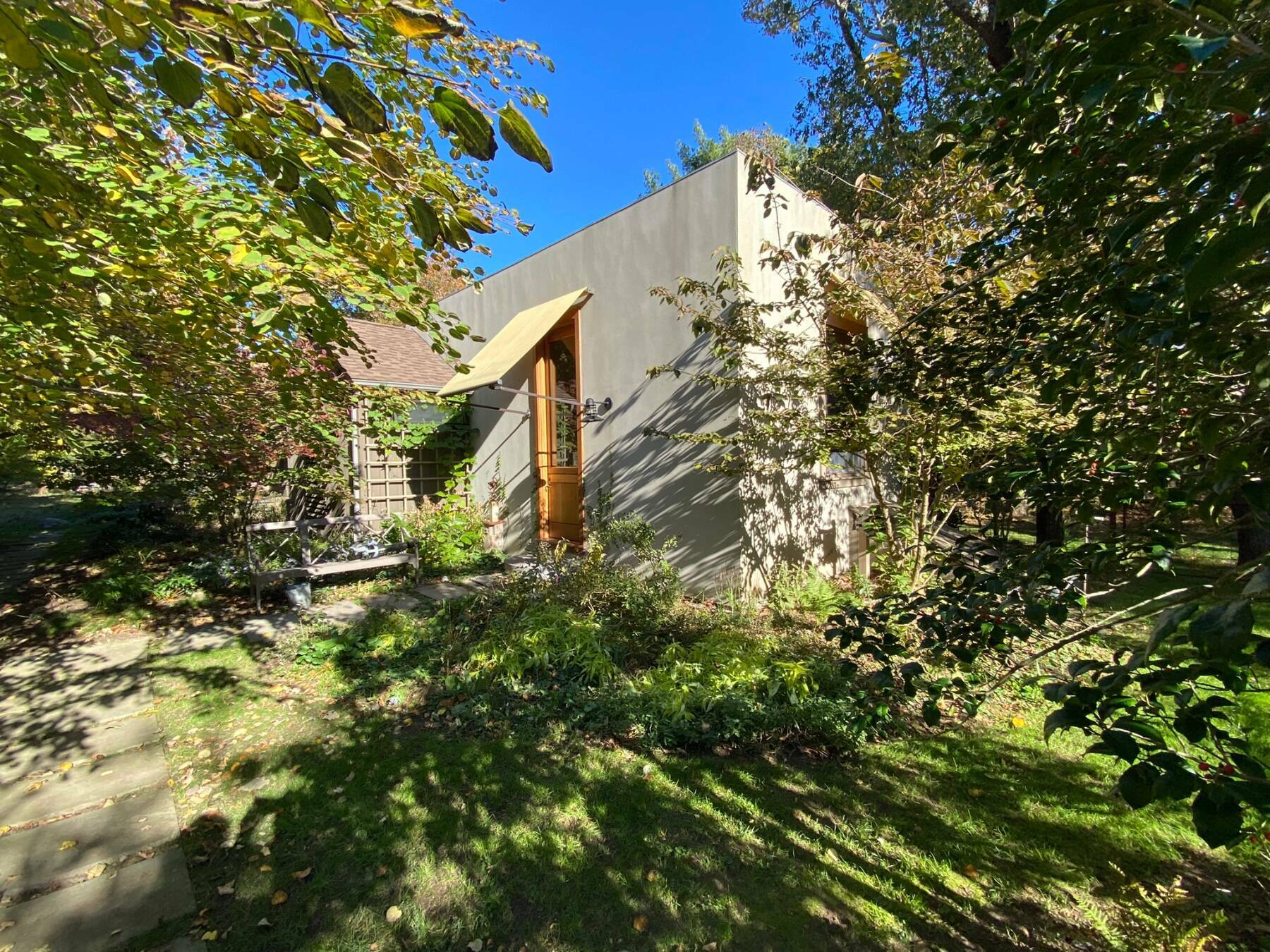 The cottage addition by minimalist architect Joe D’Urso. COURTESY SOTHEBY'S INTERNATIONAL REALTY