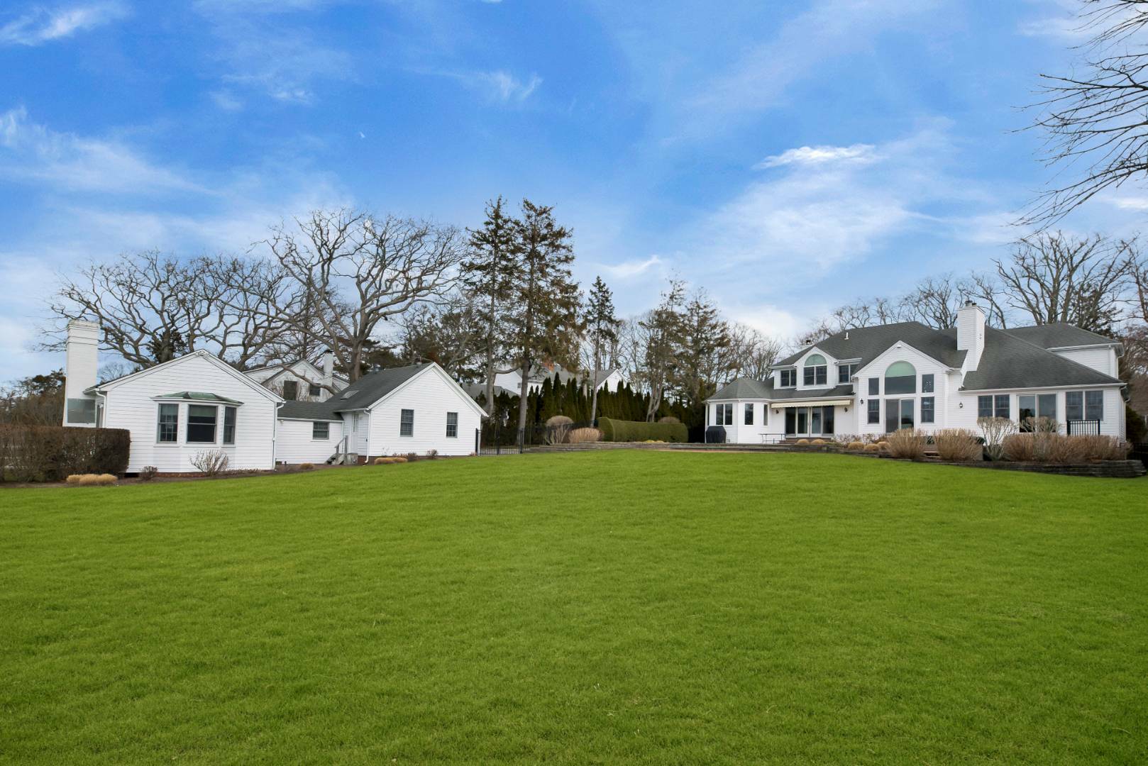 Quiogue Postmodern On Aspatuck Creek Sells For 4.95 Million 27 East
