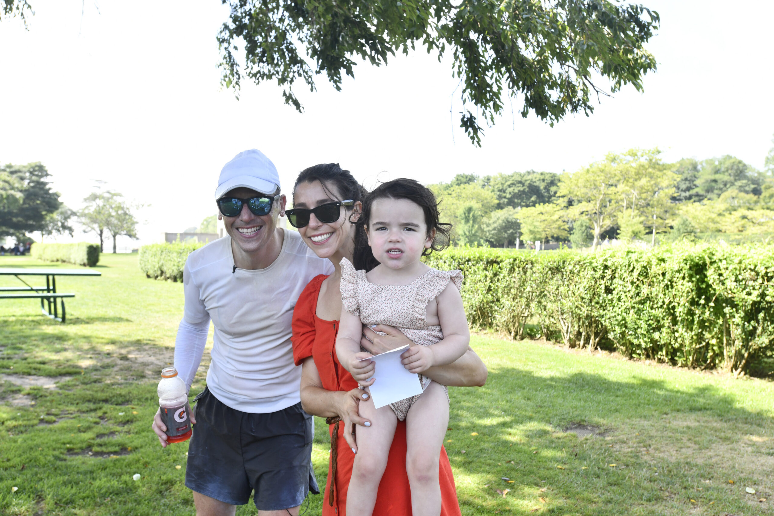 Oz Pearlman stops briefly in Southampton Village on August 4, to visit with his Elisa Rosen and daughter Esme on his way from Montauk to Times Square.  DANA SHAW