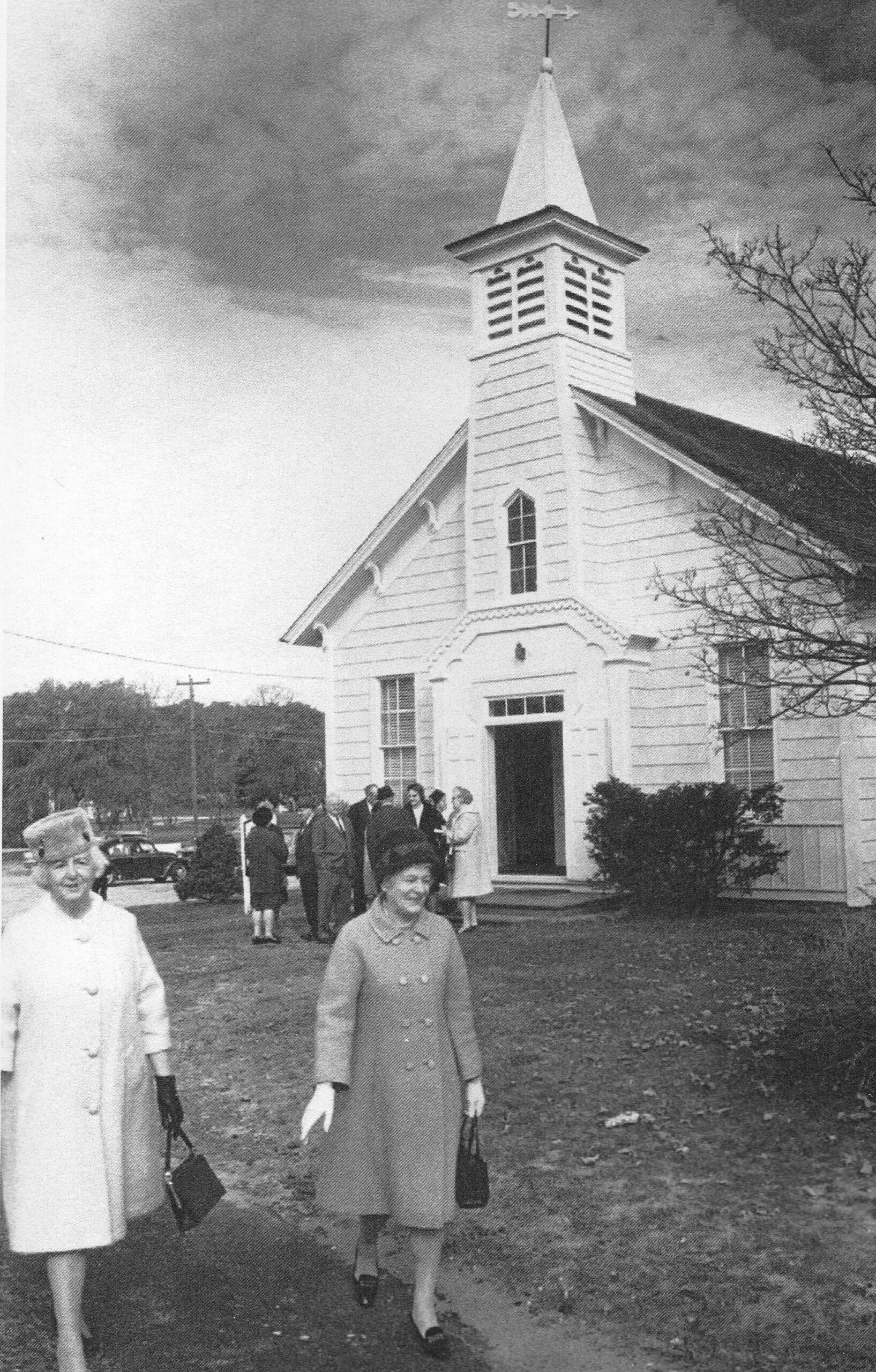 Women leaving a service in the 1950s. COURTESY DRU RALEY