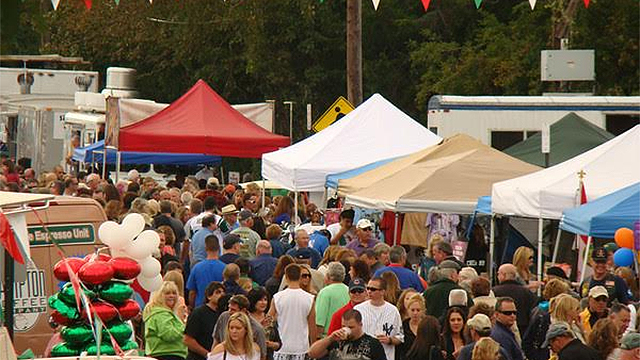 Previous festivals brought throngs out to sample Italian dishes and browse artisan's kiosks. COURTESY SAN GENNARO FESTIVAL COMMITTEE
