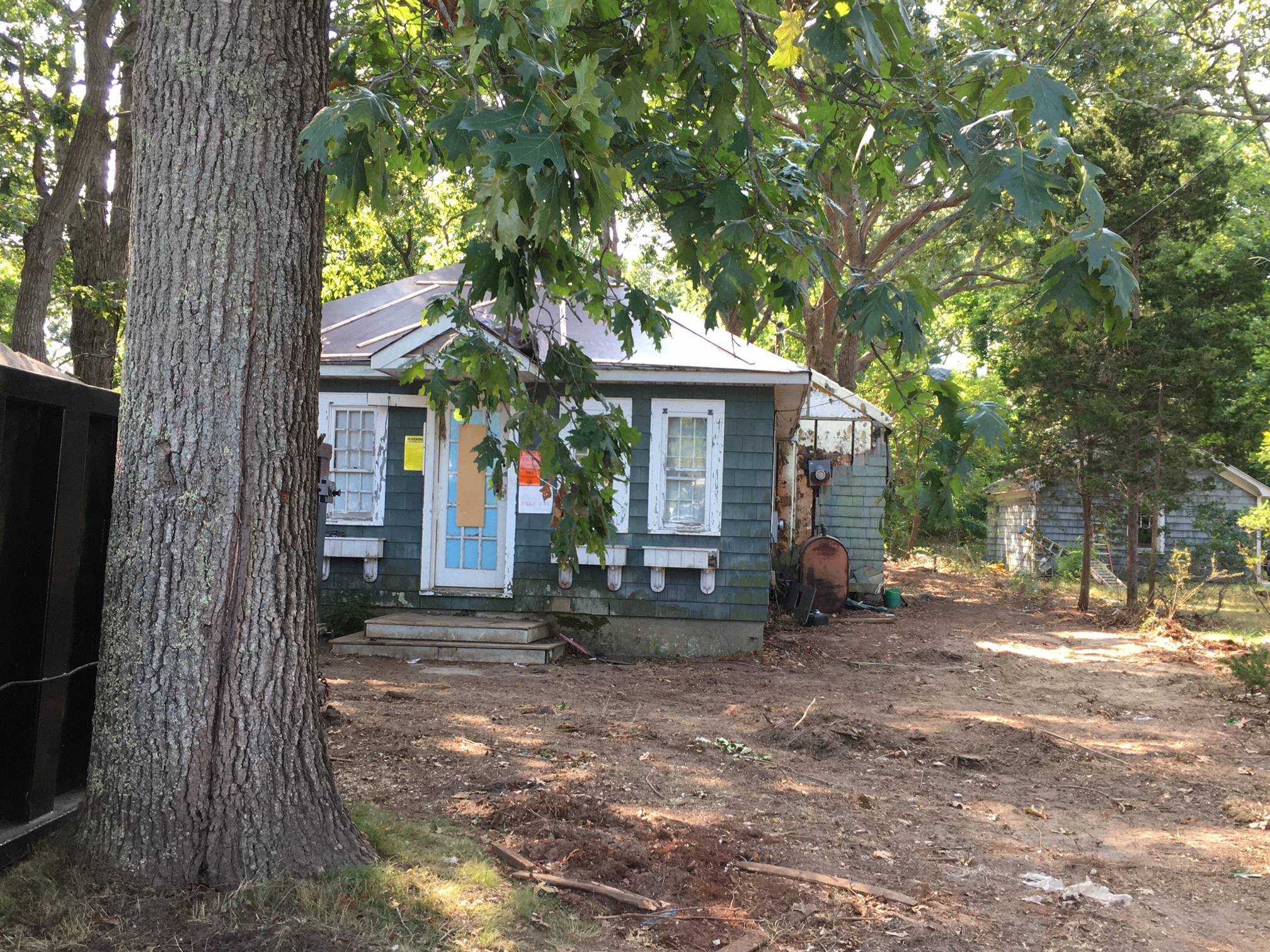 Town Will Clean Up 'Bays Zombie House 27 East