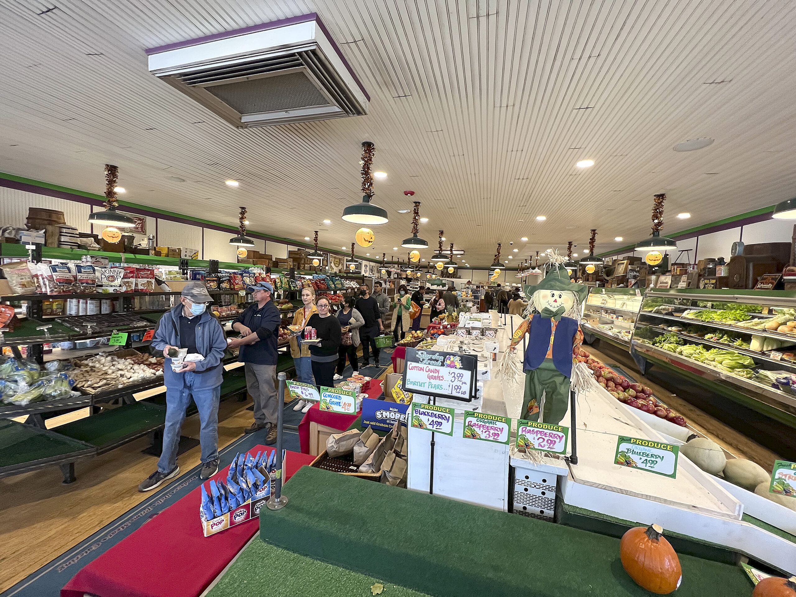 Longtime Schmidt's Market Customers Share Their Thoughts on Final Day