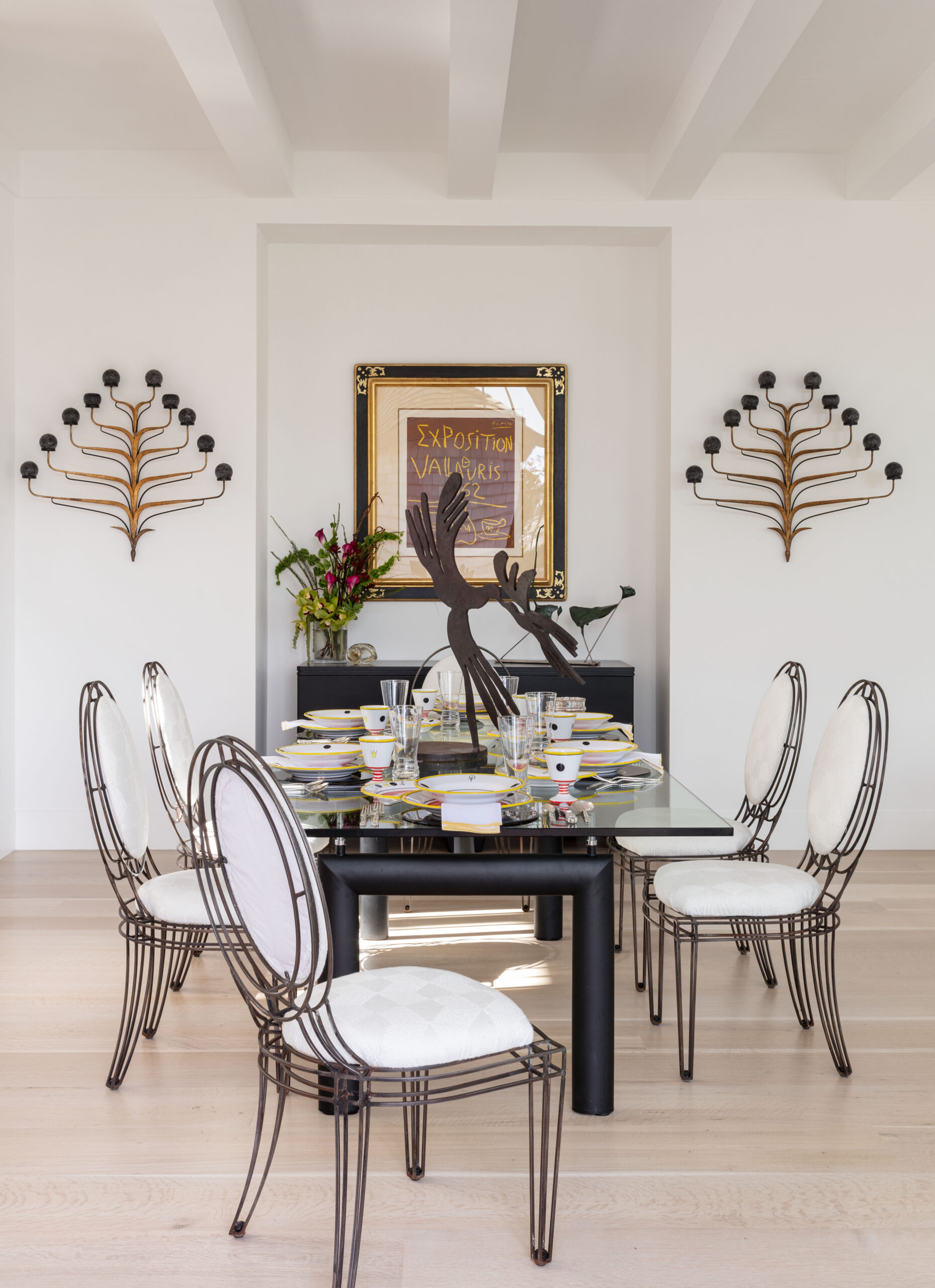 The dining room of Chester and Christy Murray's Quogue home. COURTESY AUSTIN PATTERSON DISSTON