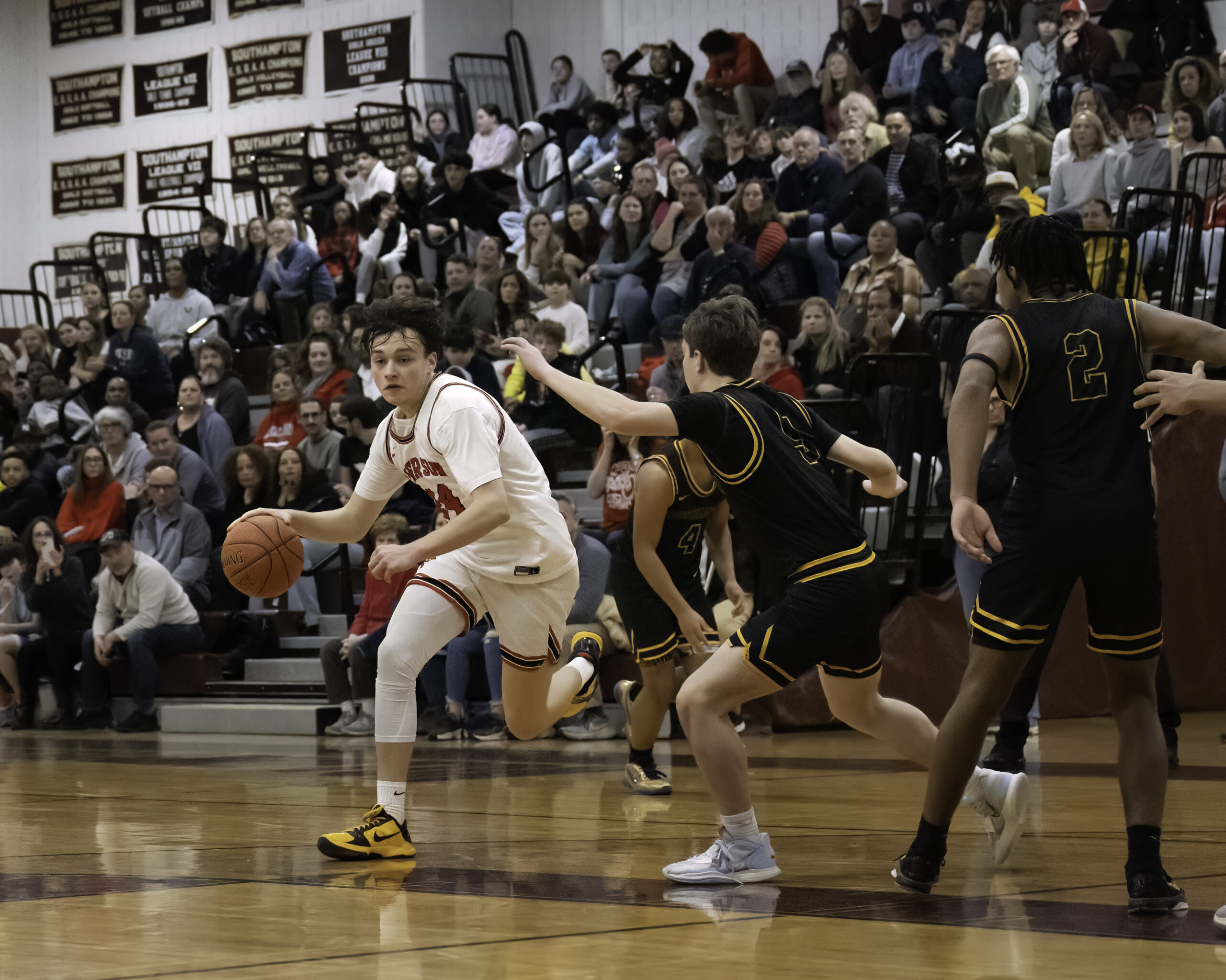 Pierson junior Aven Smith broke out for 13 points in the third quarter alone to help the Whalers defeat the Killer Bees, 76-53, and advance in the Section XI Tournament.   MARIANNE BARNETT