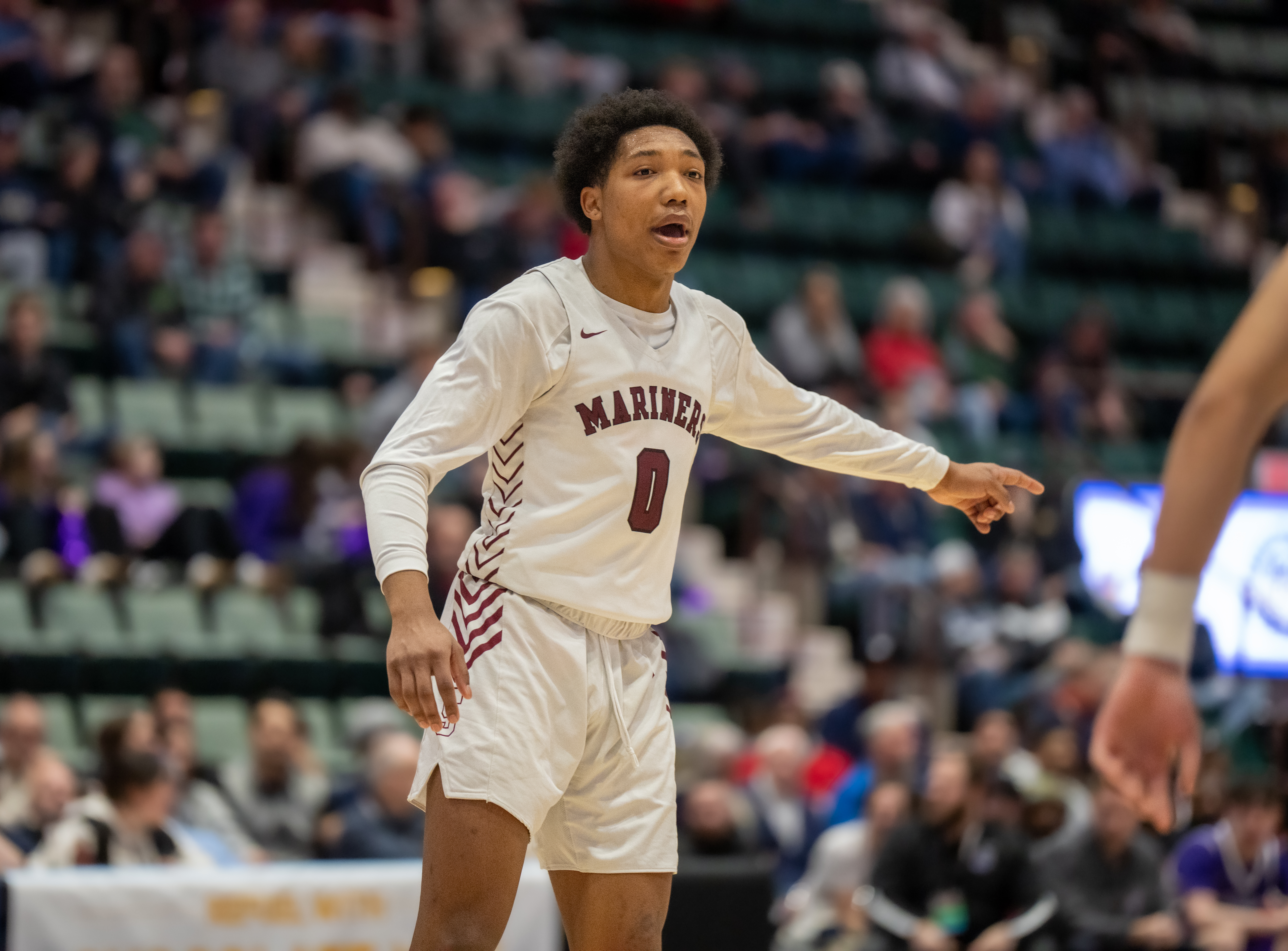 Southampton sophomore Naevon Williams scored a team-high 19 points on Saturday morning, 15 of which came in the second half.    RON ESPOSITO