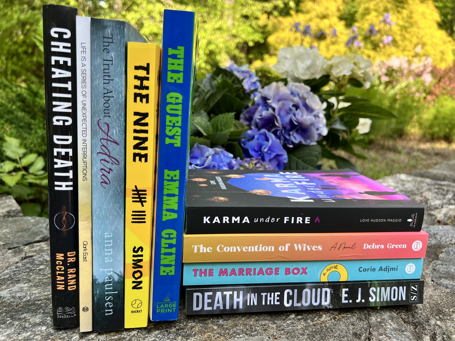 Bedside Reading kicks off the 2023 season on the East End with a fun lineup of beach reads available at local hotels. BEDSIDE READING